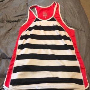 Size medium Nike dry shirt